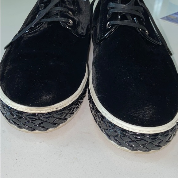 Miu Miu velvet w/patent leather trim - Picture 7 of 8